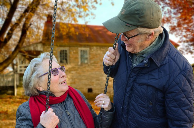 Was vermissen ältere Menschen am meisten laut der Harvard-Forschung?